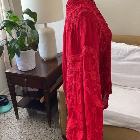 Johnny was red Areen blouse  size L NWNT - Picture 2 of 3